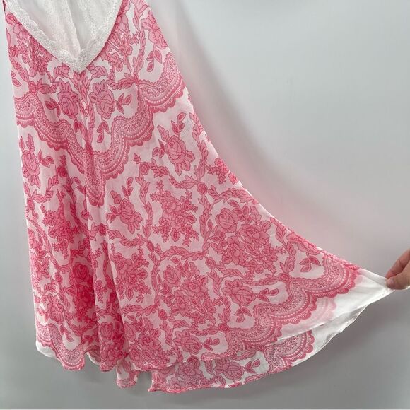 In Bloom Pink and White Lace Chemise - Picture 10 of 10